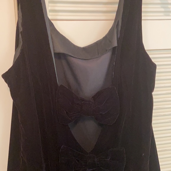 MAGGY LONDON Sweet Bow Back Velvet Dress - Picture 5 of 10